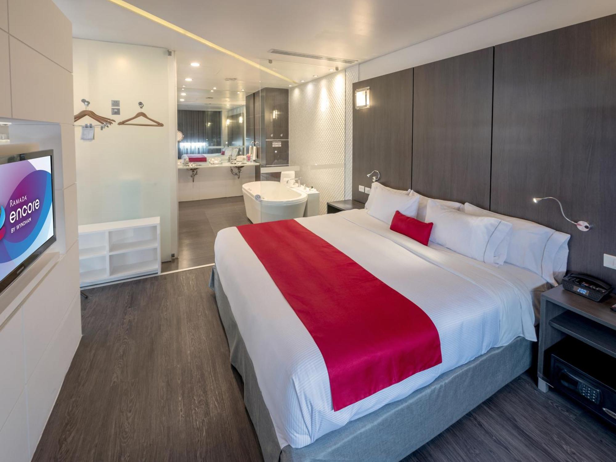 Ramada Encore by Wyndham Guadalajara Sur Palomar Extérieur photo
