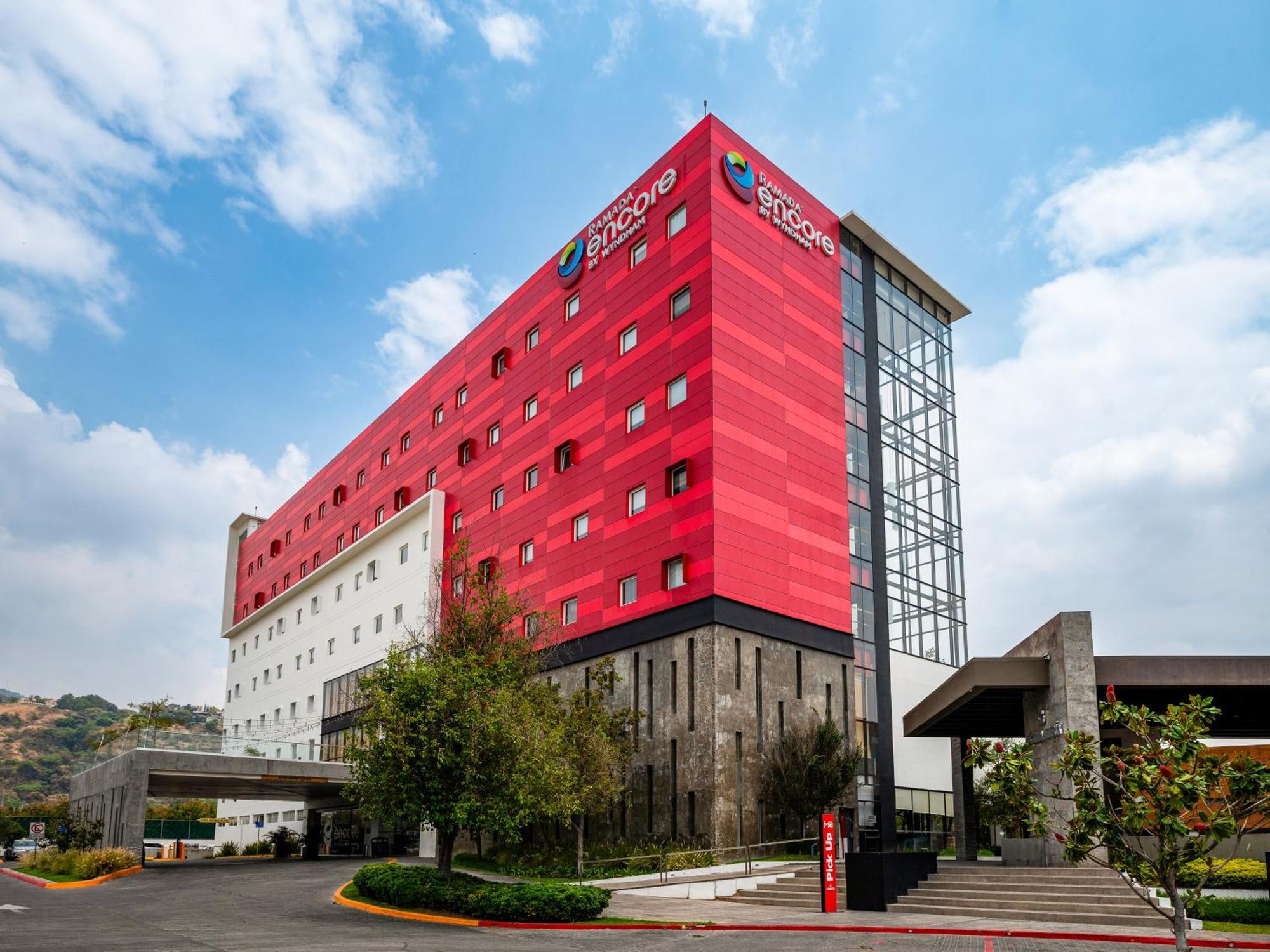 Ramada Encore by Wyndham Guadalajara Sur Palomar Extérieur photo